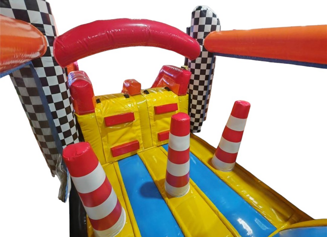 JEU GONFLABLE PETITE COURSE DE VOITURES PVC (disponible en mai)